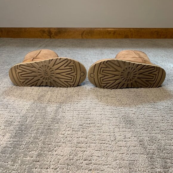 UGG K Classic Short Boot Size 5 - Picture 4 of 4